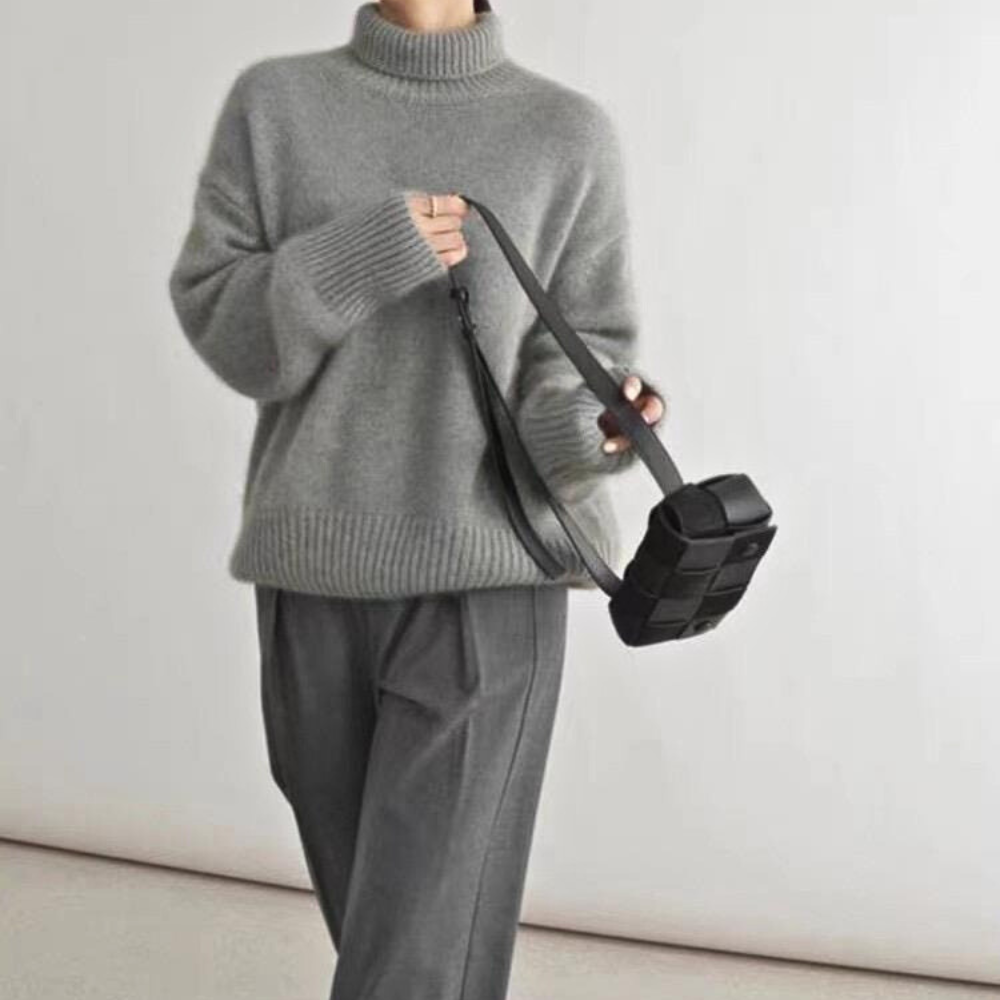 Alvara Turtleneck
